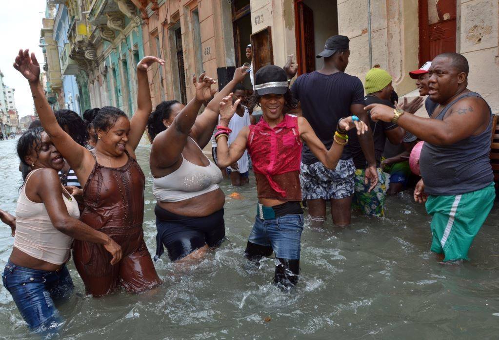 Kuba to stan umysłu, czyli huragan, muzyka i rum
